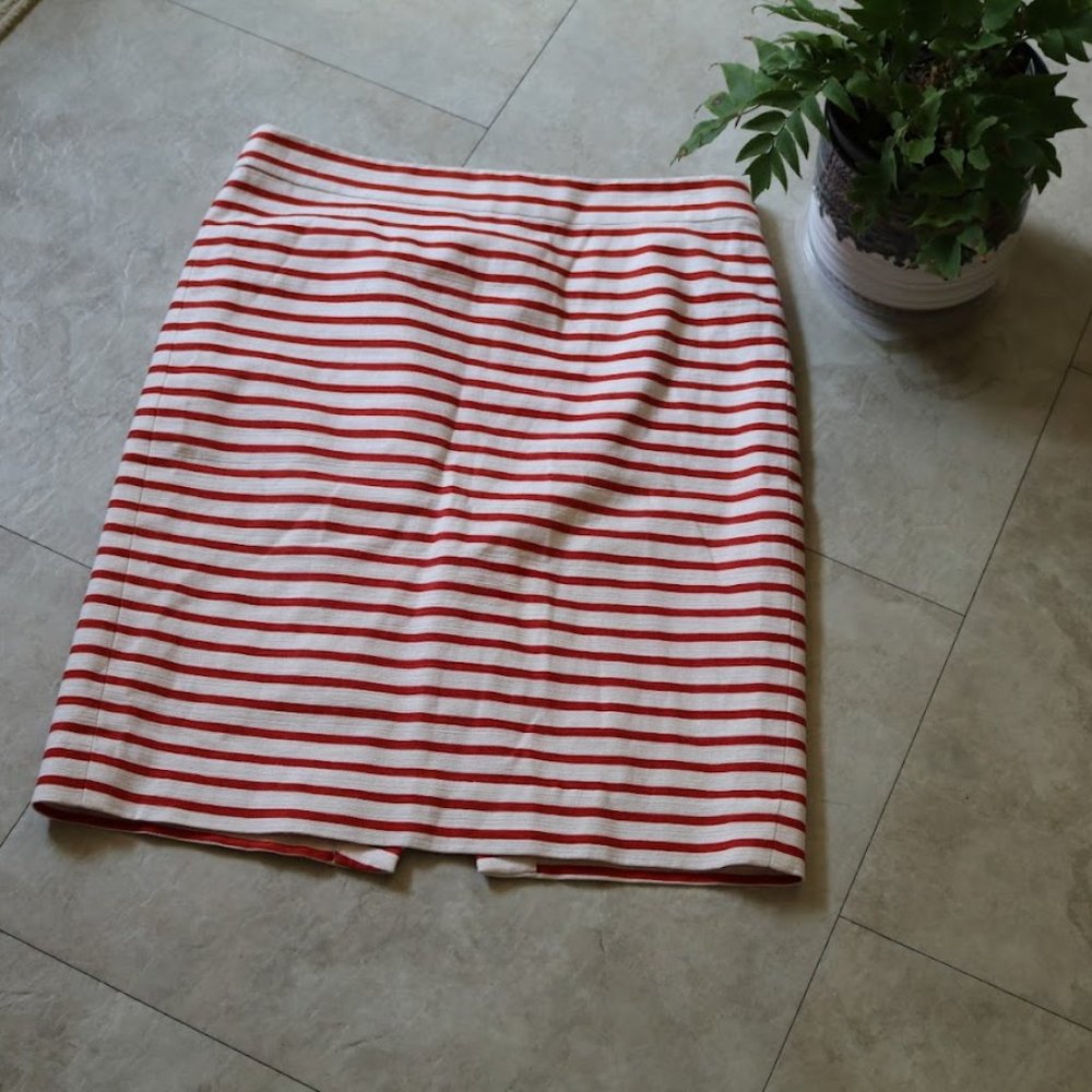 J. CREW No. 2 Pencil Skirt in Deck Stripe Style # 82131 - Red, Size 2 - Picture 11 of 16
